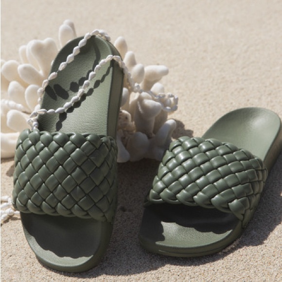 Roxy Slippy Puff - Womens Sandal - Picture 2 of 5